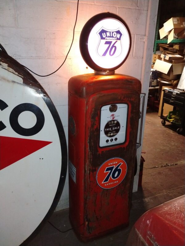 Union 76 Gas Pump