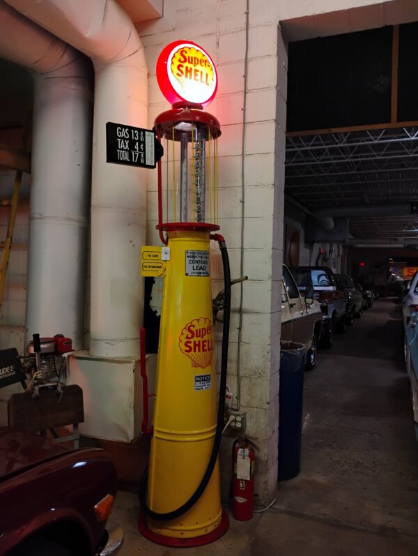 Super Shell Gas Pump