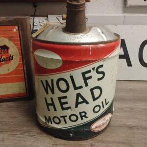Wolf's Head Oil Can