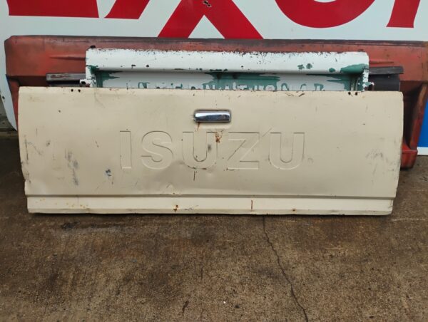 Isuzu Tailgate