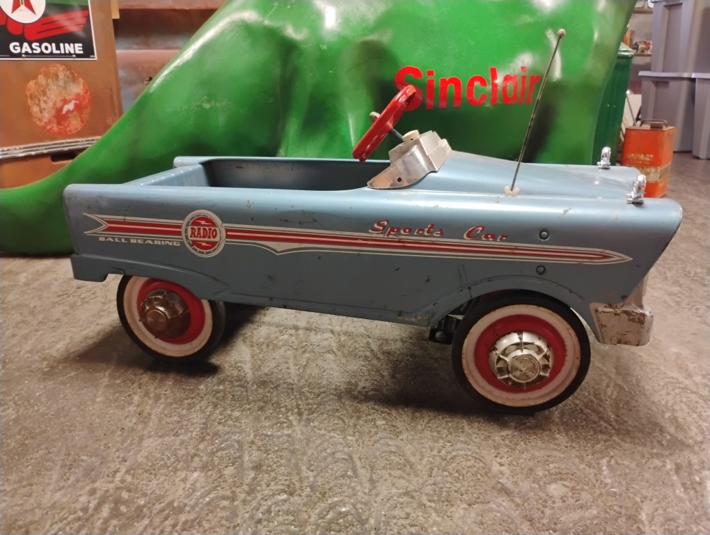 Murray Radio Sports Pedal Car