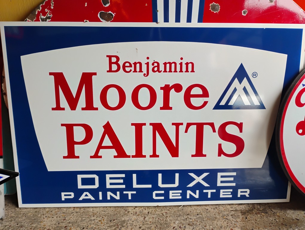Benjamin Moore Paints Sign