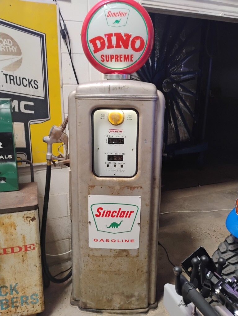 Sinclair Dino Gas Pump