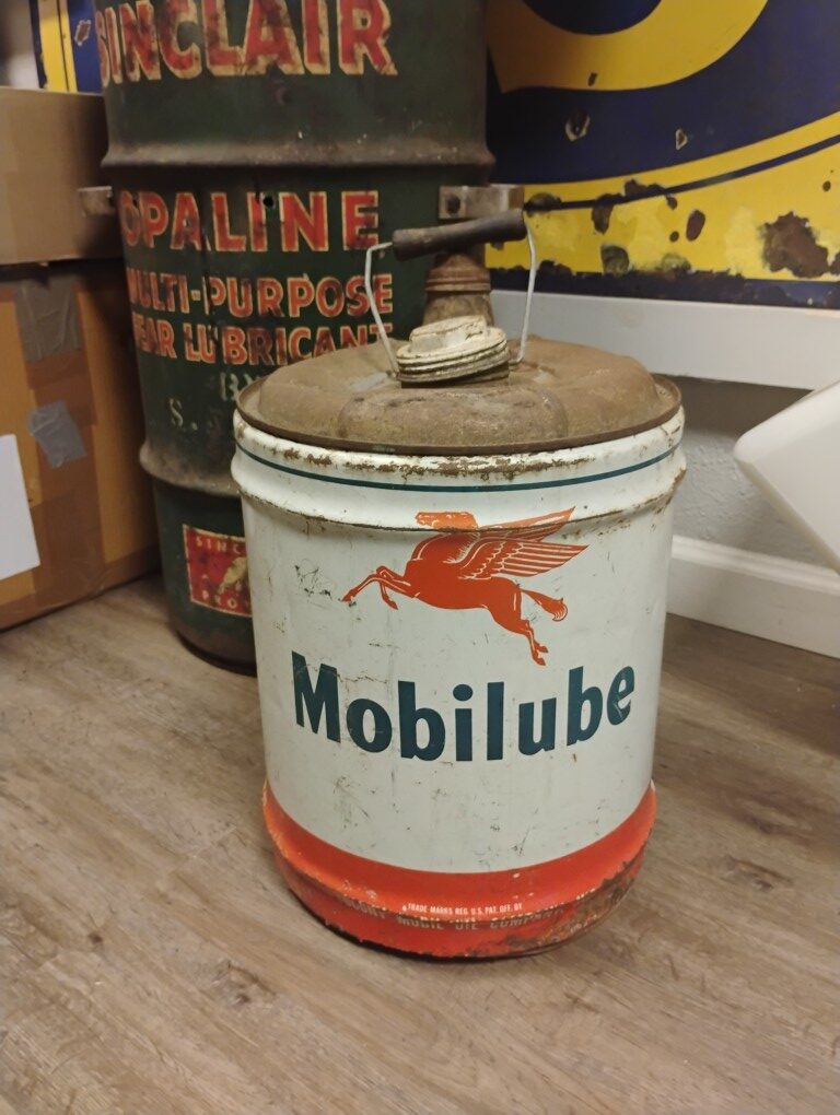 Mobilube Can